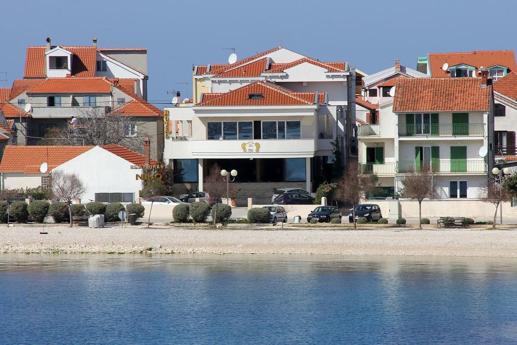 Hotel Niko Zadar Bagian luar foto