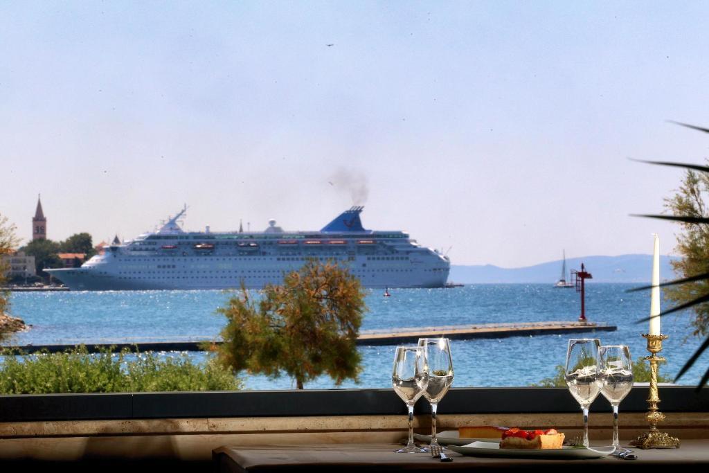 Hotel Niko Zadar Bagian luar foto